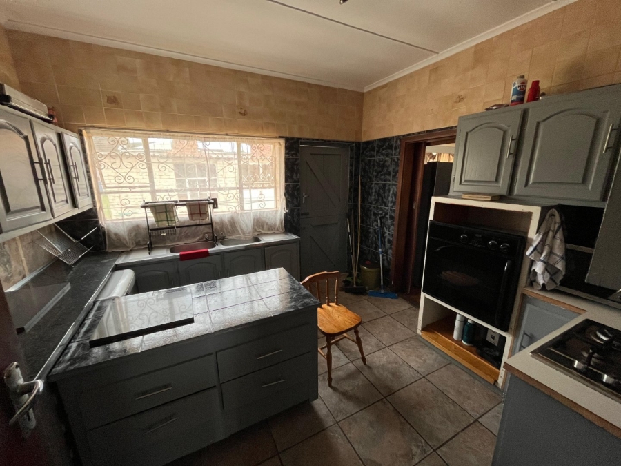 To Let 3 Bedroom Property for Rent in Bothasrus Eastern Cape